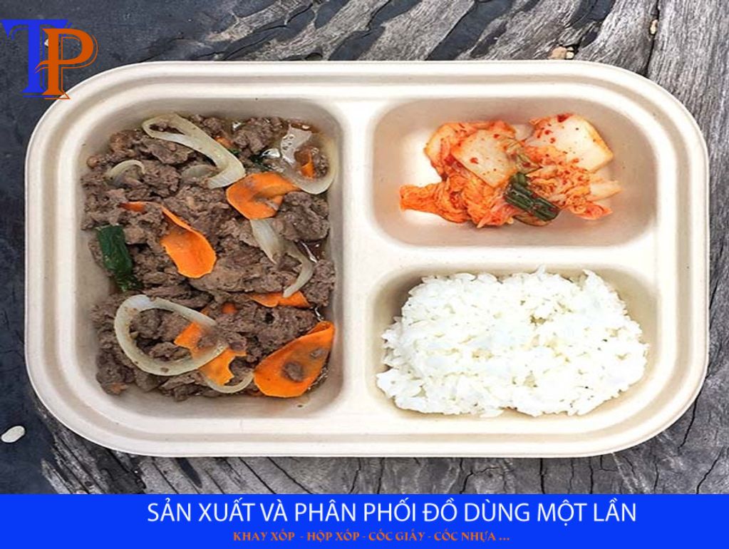 Phân chia đồ ăn trong hộp xốp có 3 ngăn