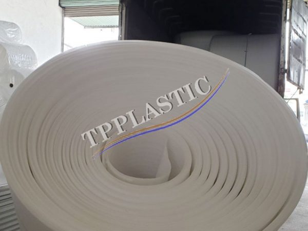 Cận cảnh cuộn xốp PE Foam