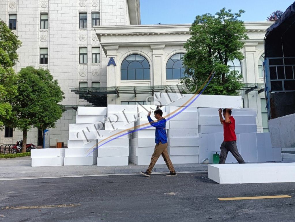 Các vị trí nên lắp đặt tấm xốp chống nóng nên ưu tiên