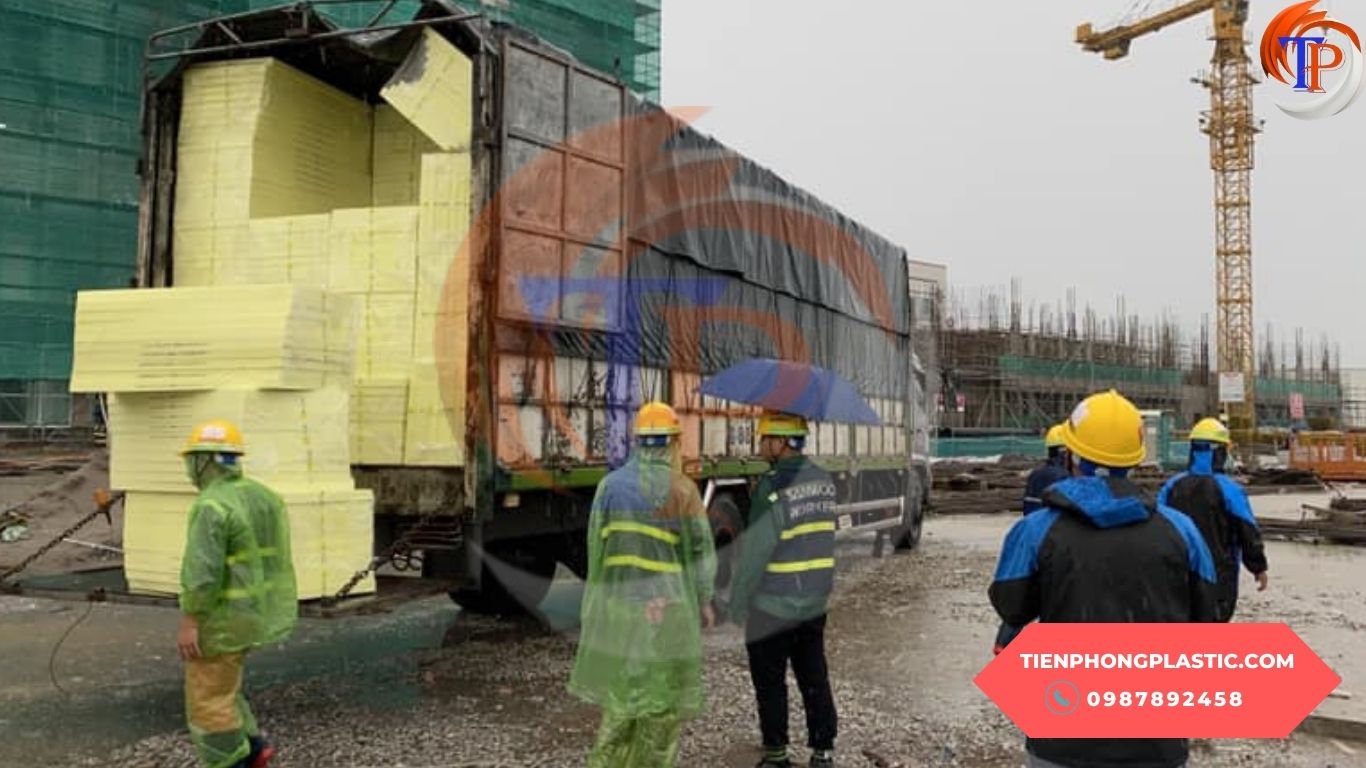 Giao xốp XPS chống nóng đến tận chân công trình