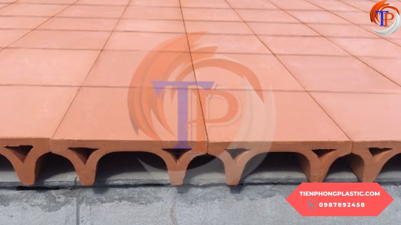 11 phương pháp chống nóng sân thượng hiệu quả nhất, từ vật liệu truyền thống đến công nghệ hiện đại. Giải pháp từ Tiến Phong Plastic