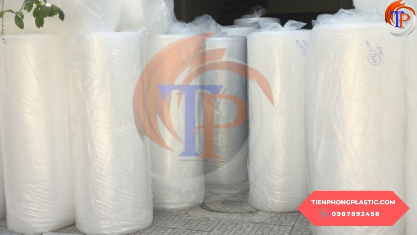 Bọc chống sốc giúp giảm thiểu tối đa các rủi ro hư hỏng, trầy xước sản phẩm do va đập, rung lắc trong quá trình vận chuyển và lưu kho