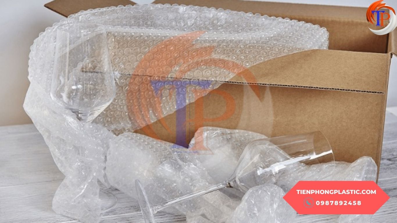 Tiến Phong Plastic là đơn vị đi đầu trong lĩnh vực sản xuất và phân phối màng bọc chống sốc tại Việt Nam. Nhận ưu đãi màng bọc chống sốc