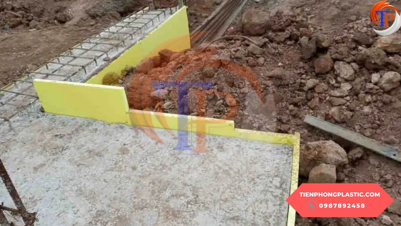 Thi công tấm xốp XPS chèn khe bê tông